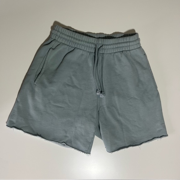 Aritzia TNA cozy af fleece sweatshirt & short set - Picture 9 of 11